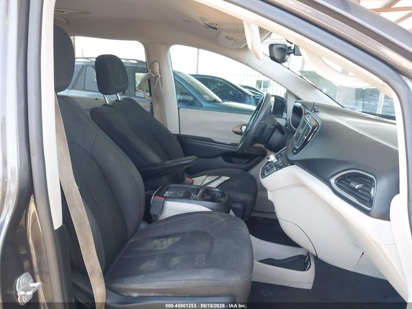 2018 CHRYSLER PACIFICA TOURING PLUS — I5