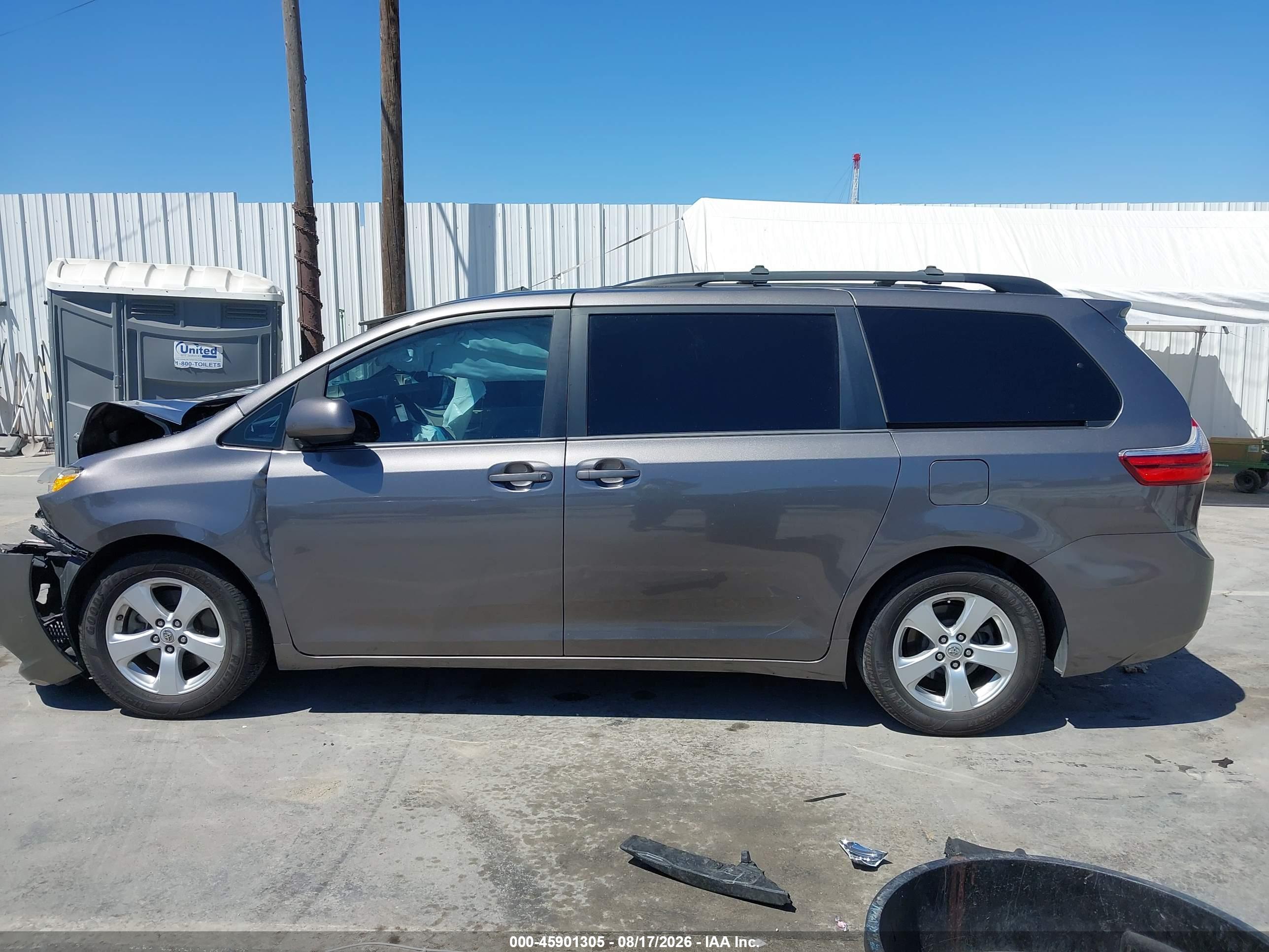 2015 TOYOTA SIENNA LE 8 PASSENGER