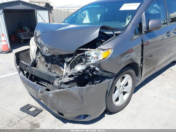 2015 TOYOTA SIENNA LE 8 PASSENGER