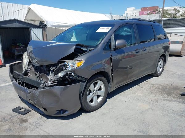 2015 TOYOTA SIENNA LE 8 PASSENGER