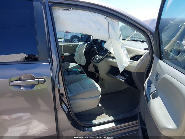 2015 TOYOTA SIENNA LE 8 PASSENGER