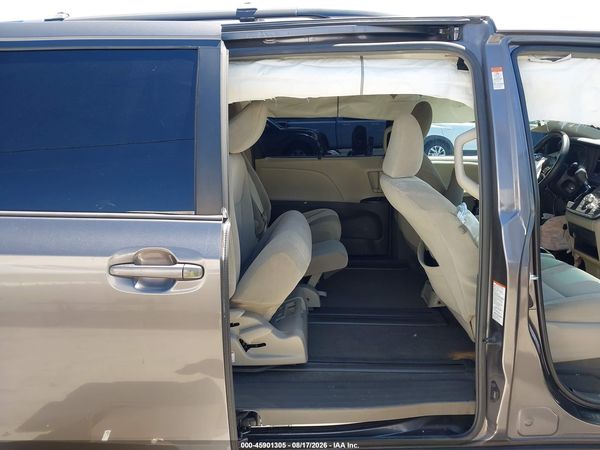 2015 TOYOTA SIENNA LE 8 PASSENGER