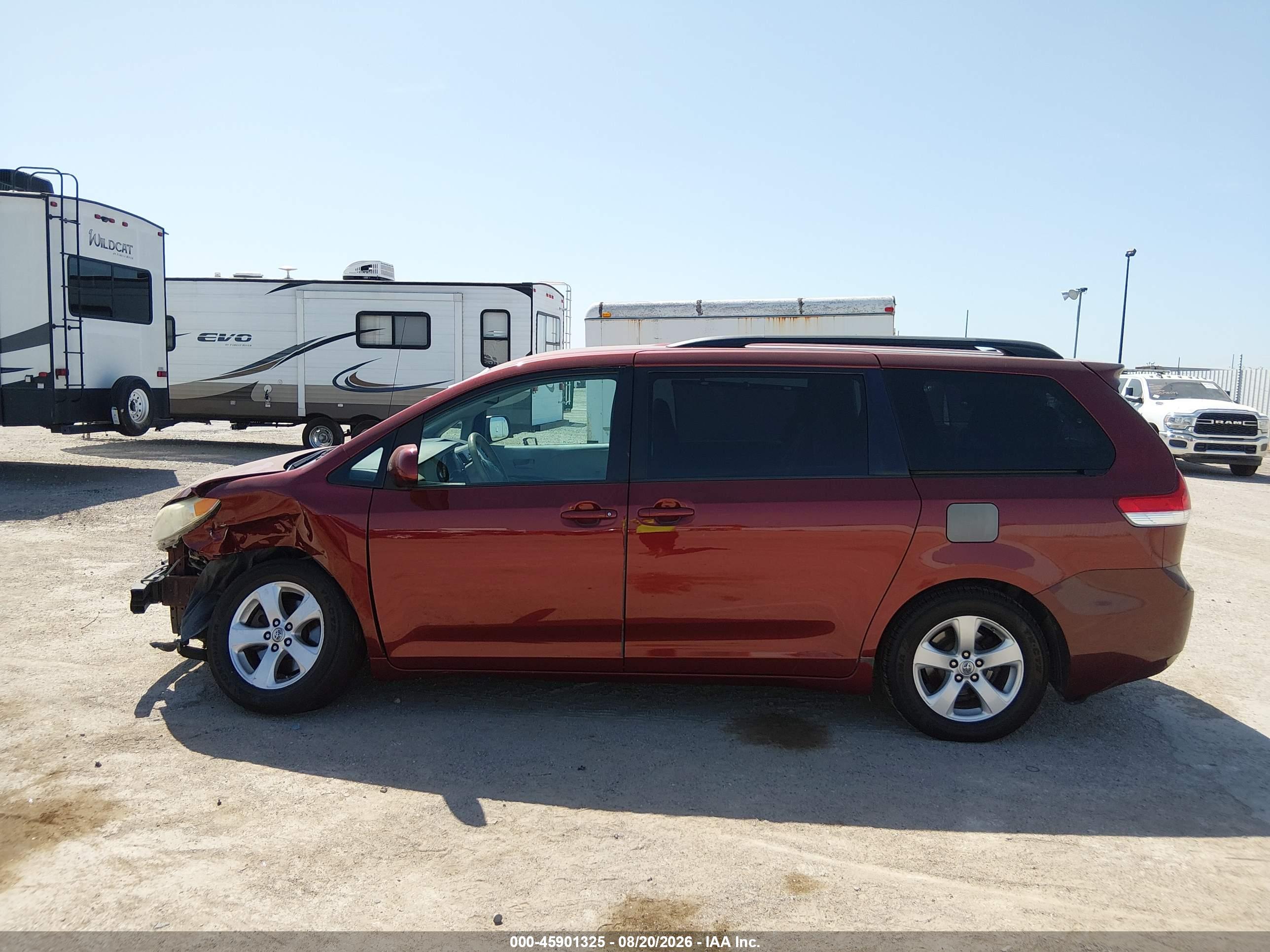 2014 TOYOTA SIENNA LE V6 8 PASSENGER