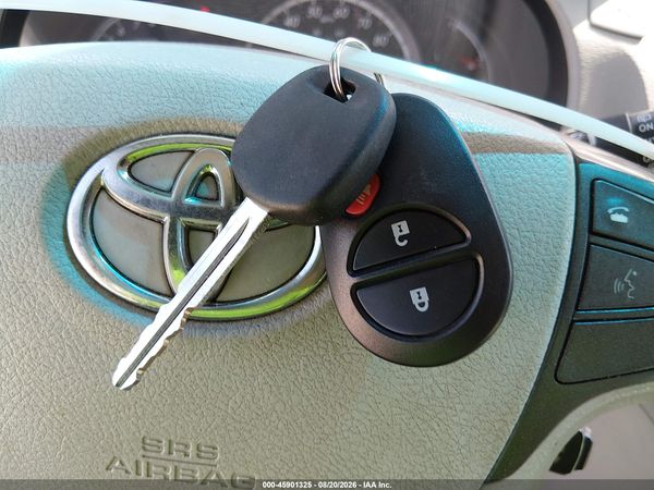 2014 TOYOTA SIENNA LE V6 8 PASSENGER
