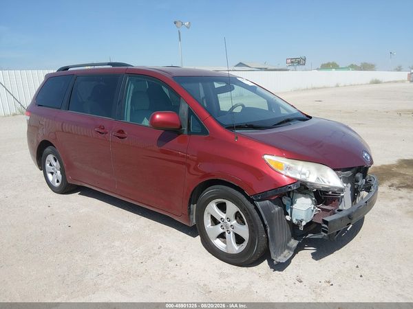 2014 TOYOTA SIENNA LE V6 8 PASSENGER