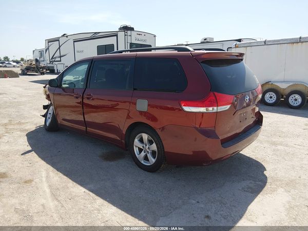 2014 TOYOTA SIENNA LE V6 8 PASSENGER