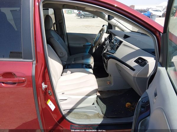 2014 TOYOTA SIENNA LE V6 8 PASSENGER