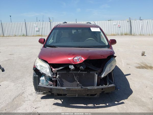 2014 TOYOTA SIENNA LE V6 8 PASSENGER