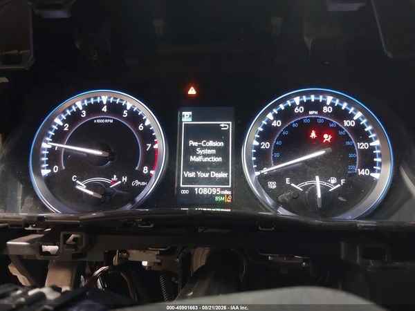 2017 TOYOTA HIGHLANDER SE