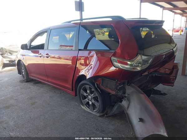 2017 TOYOTA SIENNA SE 8 PASSENGER — I3