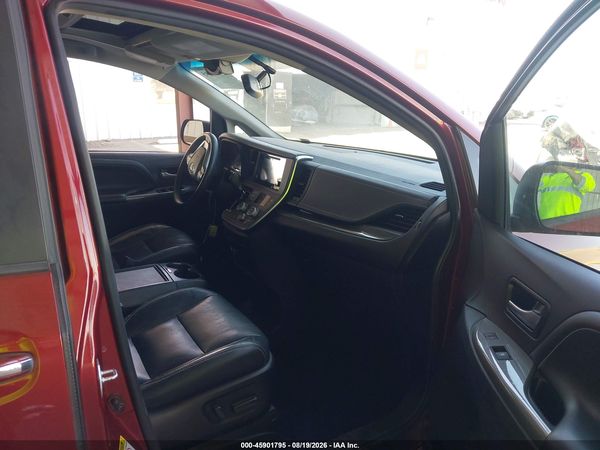2017 TOYOTA SIENNA SE 8 PASSENGER — I5