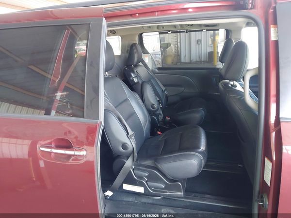 2017 TOYOTA SIENNA SE 8 PASSENGER — I8