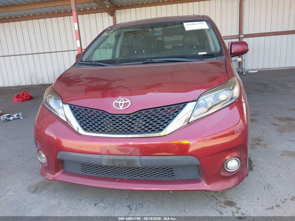 2017 TOYOTA SIENNA SE 8 PASSENGER — I115