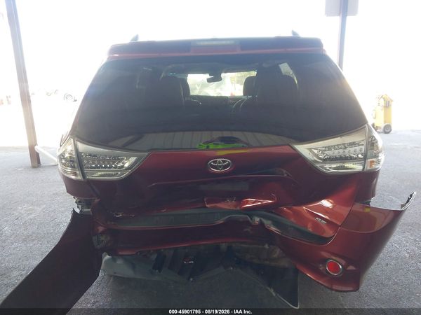 2017 TOYOTA SIENNA SE 8 PASSENGER — I119