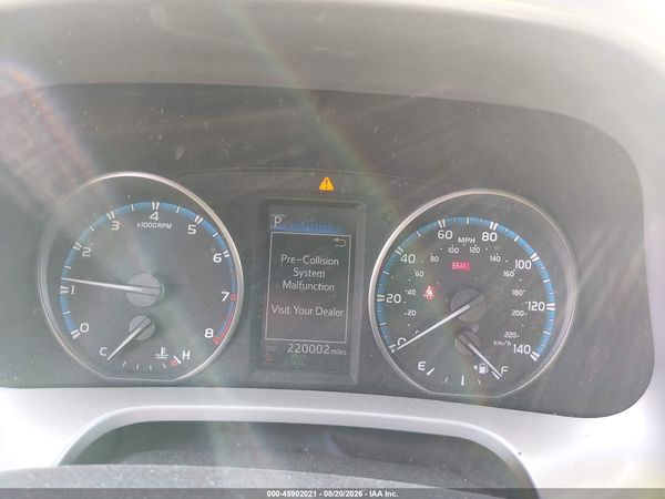 2018 TOYOTA RAV4 XLE — I7