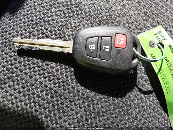 2018 TOYOTA RAV4 XLE — I11