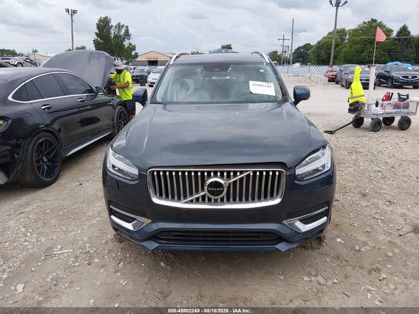 2022 VOLVO XC90