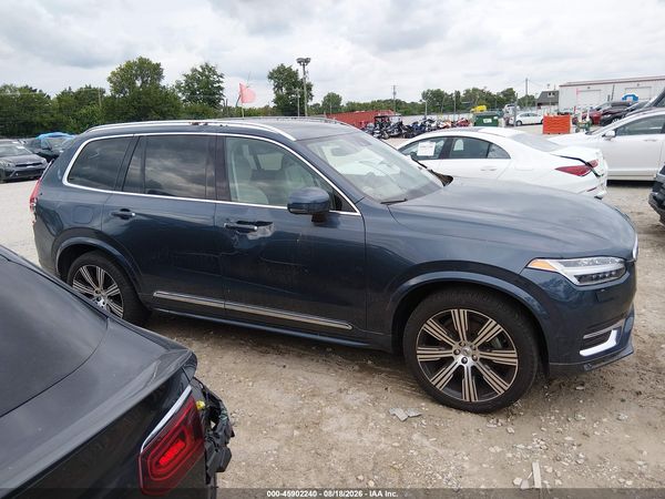 2022 VOLVO XC90
