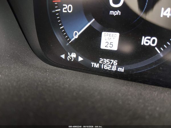 2022 VOLVO XC90