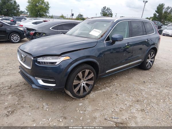 2022 VOLVO XC90