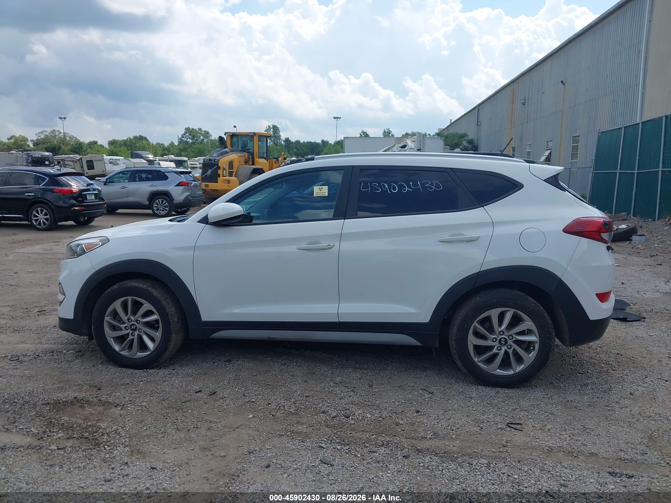 2017 HYUNDAI TUCSON SE