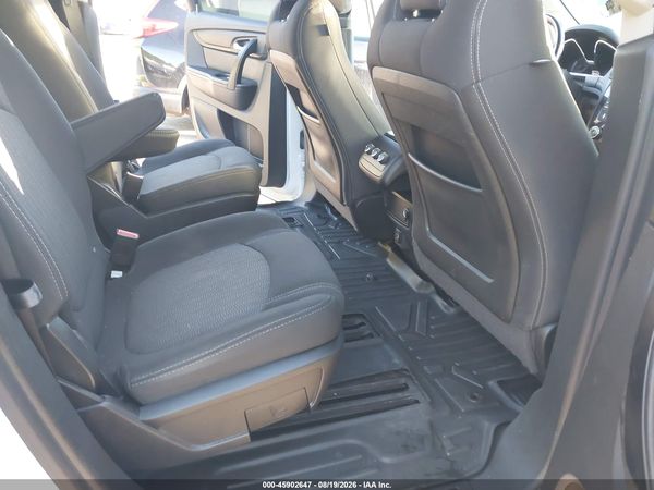 2017 CHEVROLET TRAVERSE LT — I8
