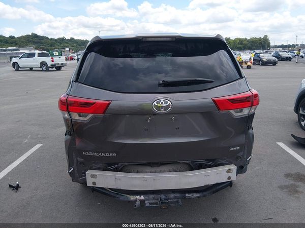 2019 TOYOTA HIGHLANDER LE