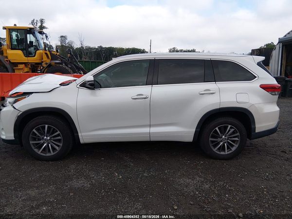 2018 TOYOTA HIGHLANDER XLE