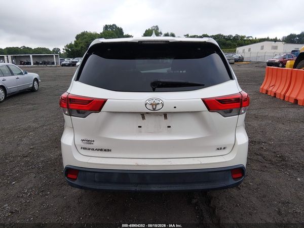 2018 TOYOTA HIGHLANDER XLE