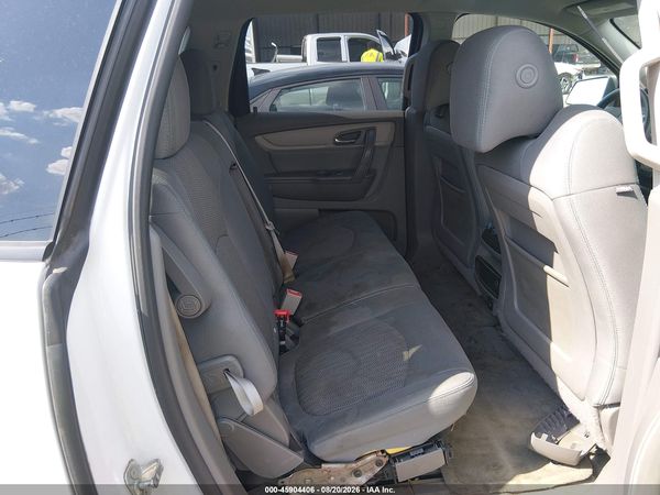 2017 CHEVROLET TRAVERSE LS — I8