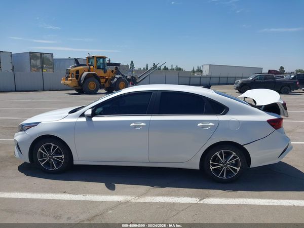 2023 KIA FORTE LXS — I117
