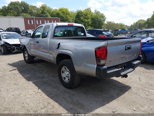 2018 TOYOTA TACOMA SR