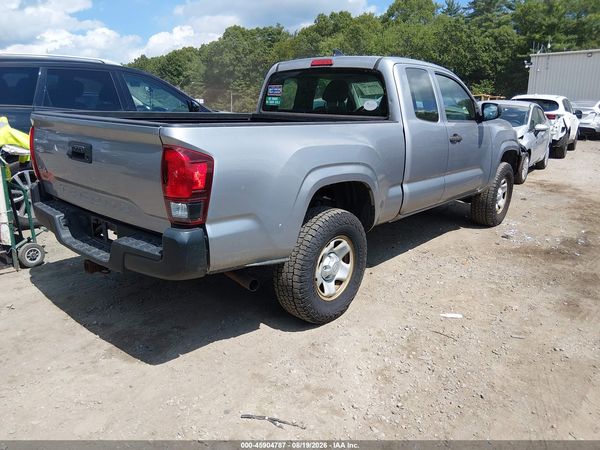2018 TOYOTA TACOMA SR