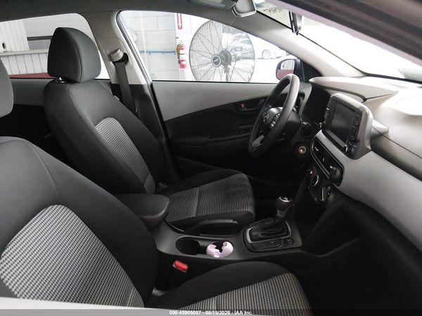 2020 HYUNDAI KONA SE