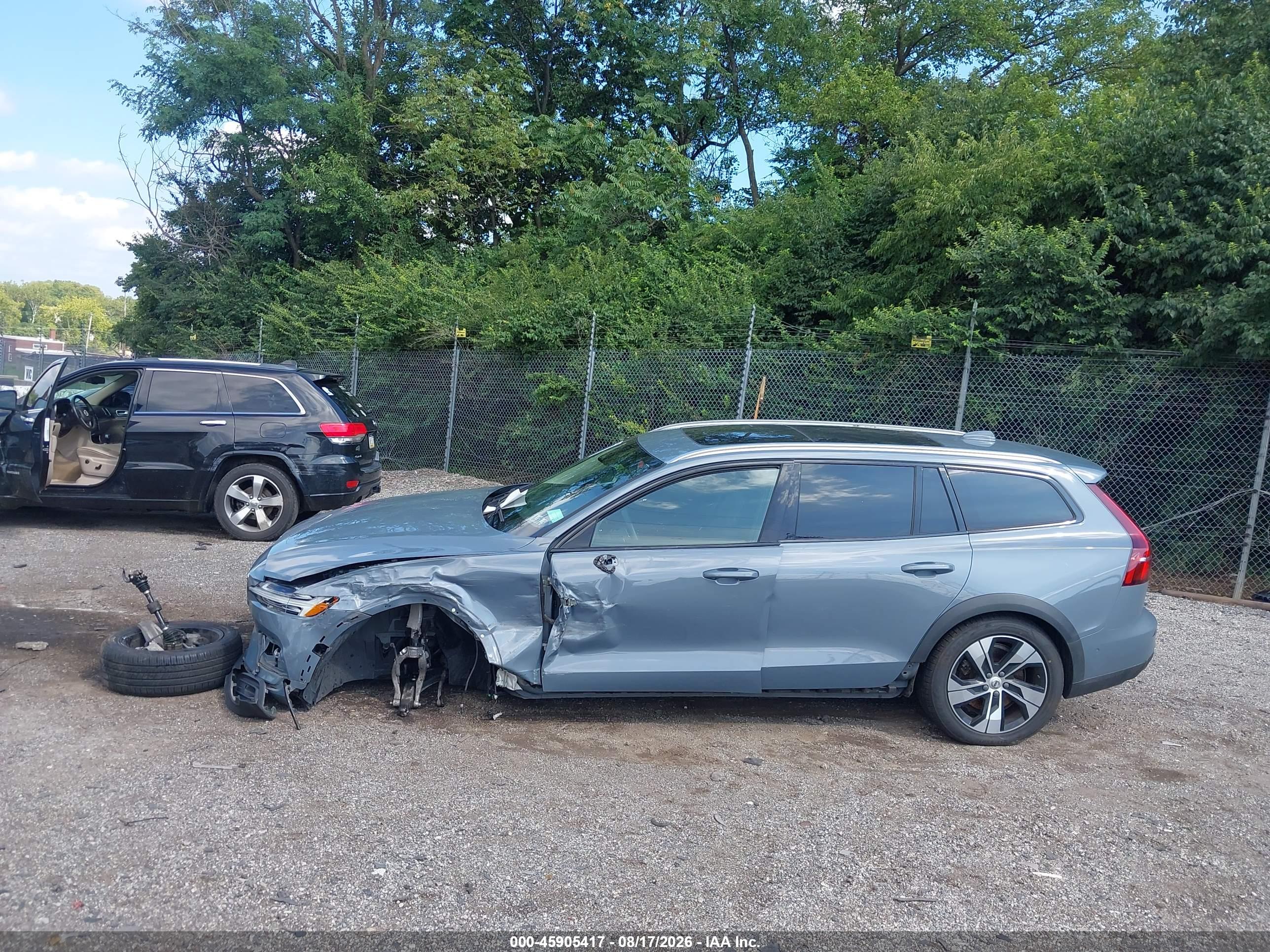 2023 VOLVO V60 CROSS COUNTRY B5 PLUS