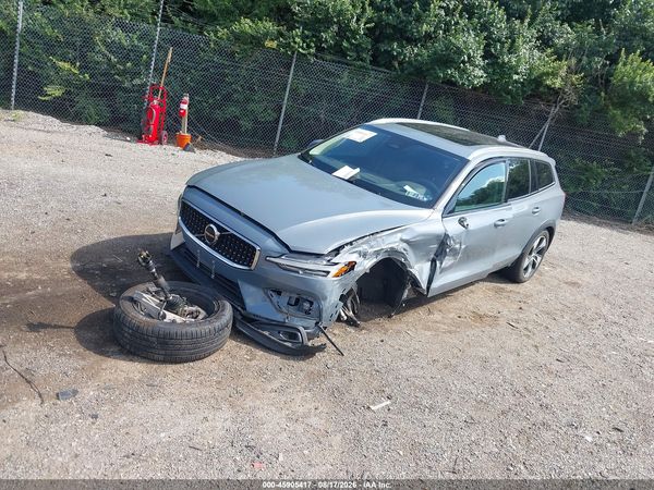 2023 VOLVO V60 CROSS COUNTRY B5 PLUS