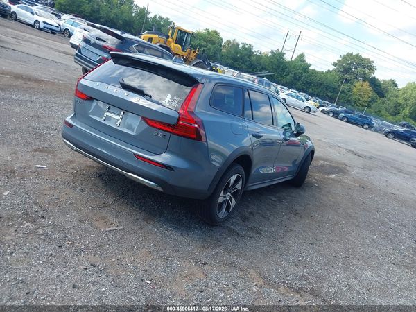 2023 VOLVO V60 CROSS COUNTRY B5 PLUS