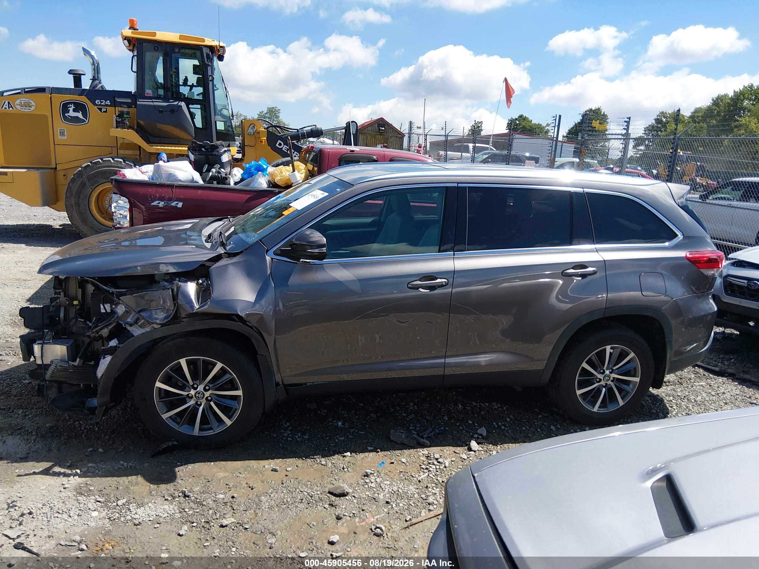 2019 TOYOTA HIGHLANDER XLE