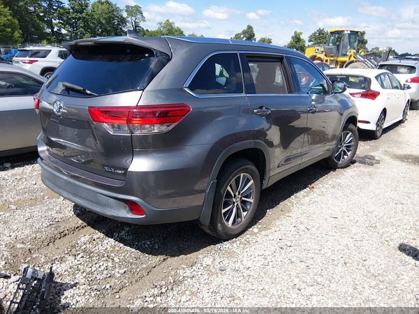2019 TOYOTA HIGHLANDER XLE