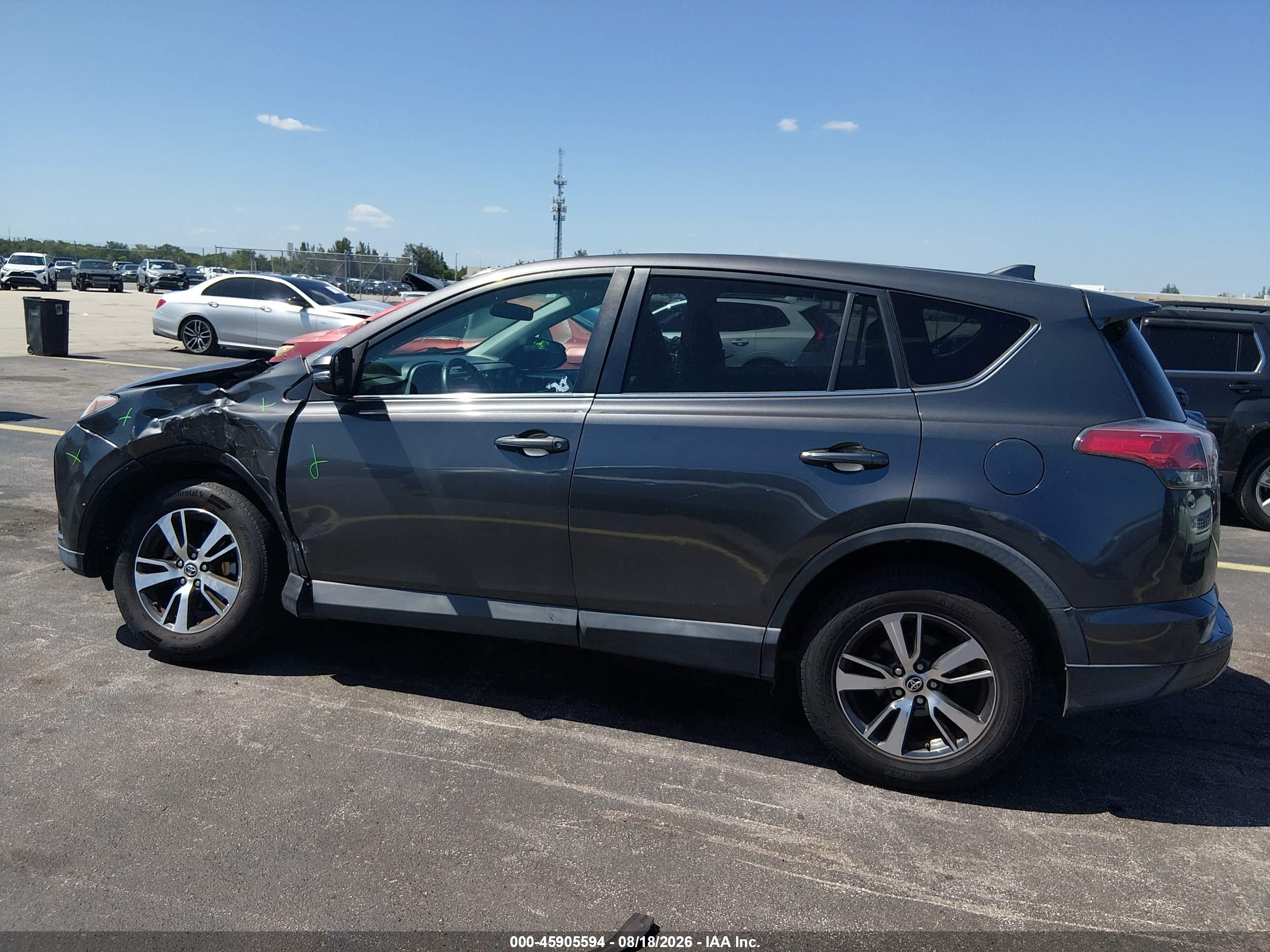 2018 TOYOTA RAV4 XLE