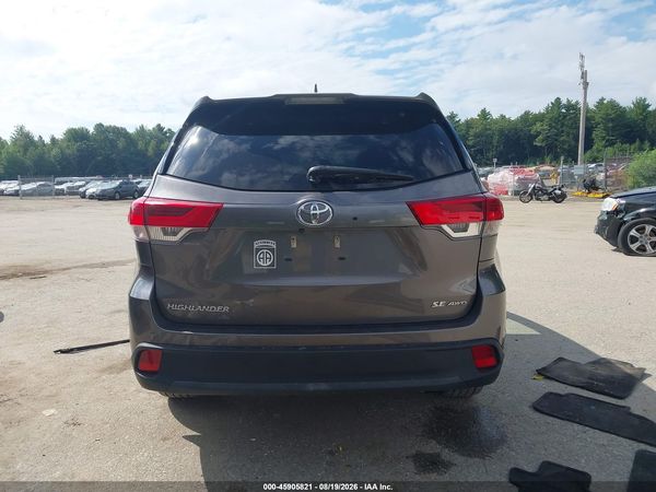 2018 TOYOTA HIGHLANDER SE