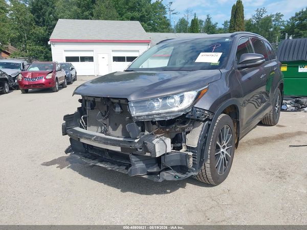 2018 TOYOTA HIGHLANDER SE