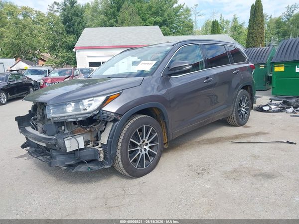 2018 TOYOTA HIGHLANDER SE