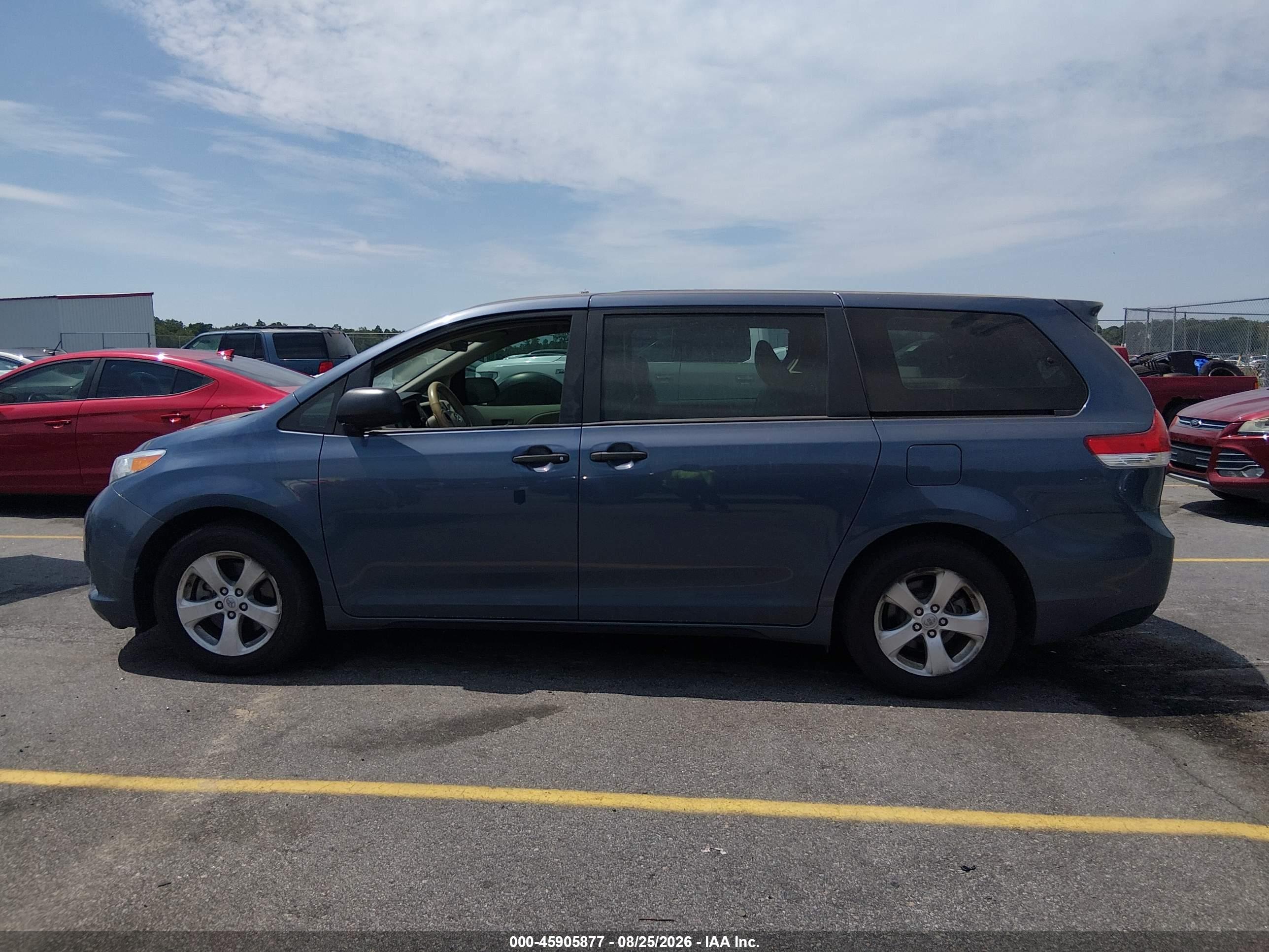2014 TOYOTA SIENNA L V6 7 PASSENGER