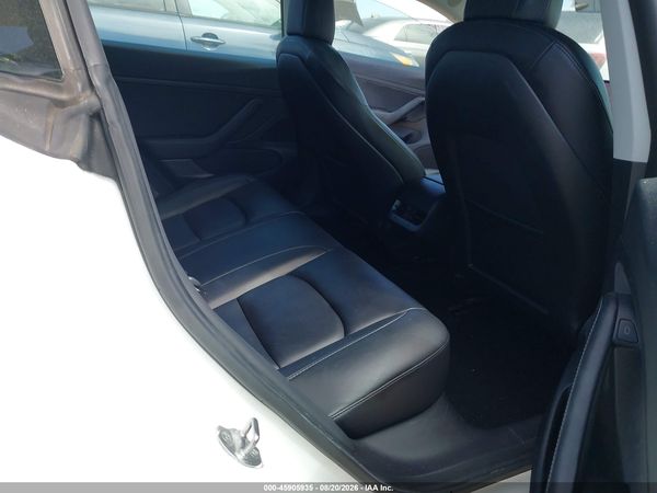 2021 TESLA MODEL 3 — I8