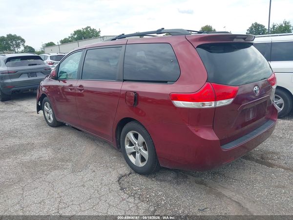 2014 TOYOTA SIENNA LE V6 8 PASSENGER — I3