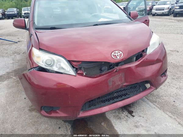 2014 TOYOTA SIENNA LE V6 8 PASSENGER — I6