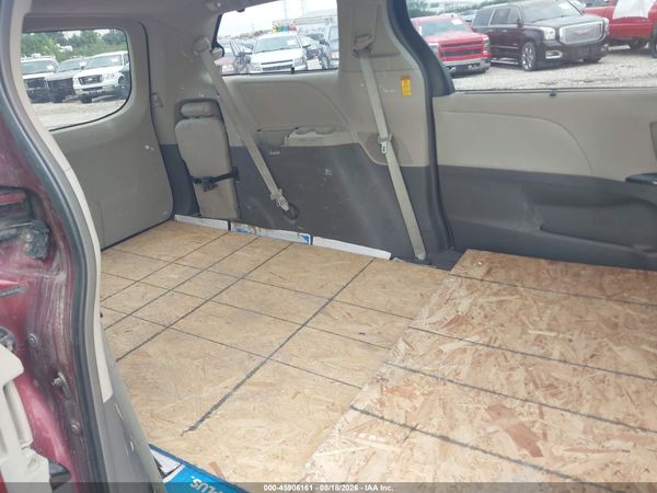 2014 TOYOTA SIENNA LE V6 8 PASSENGER — I8