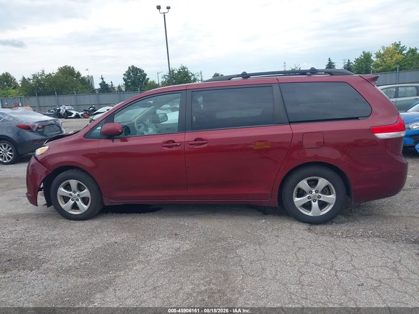 2014 TOYOTA SIENNA LE V6 8 PASSENGER — I117