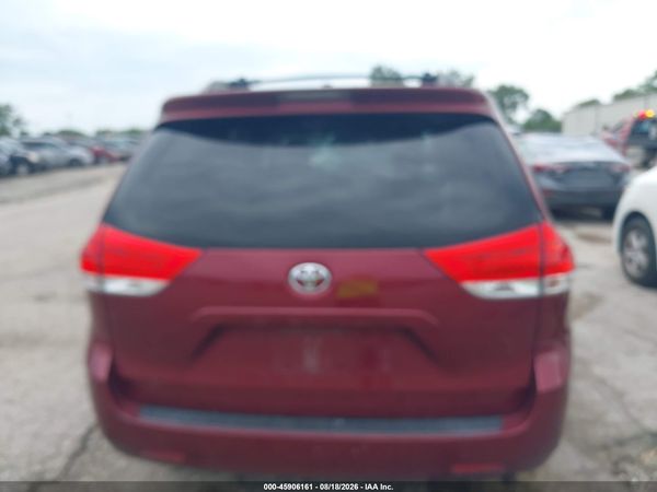 2014 TOYOTA SIENNA LE V6 8 PASSENGER — I119